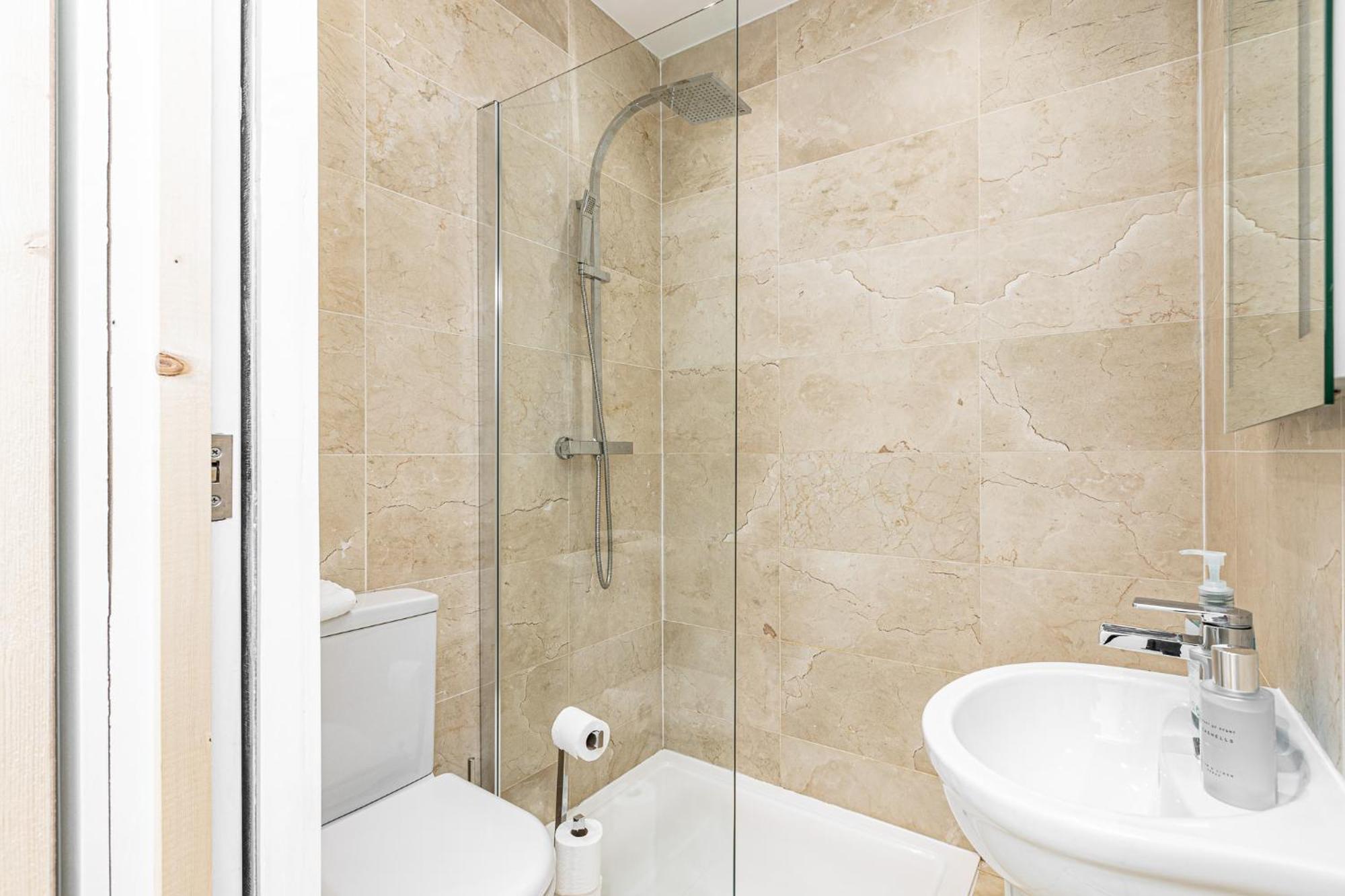 Modern 4 Bdr 3 Bth Apt Minutes From Edgware Road Londra Esterno foto